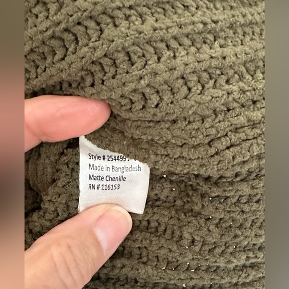 Poof Apparel Olive Chenille Cropped Long Sleeve Sweater-Size Medium - Picture 6 of 9